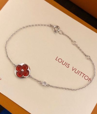 Louis Vuitton Color Blossom BB Sun MOP Monogram Flower Pendant Diamonds Decoration Female Latest Link Bracelet UK Q95546