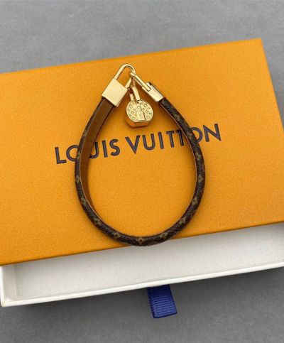  Louis Vuitton LV Tribute M6442F Monogram Yellow Gold Hat-box Charm Pendant Female Brown Canvas Bangle
