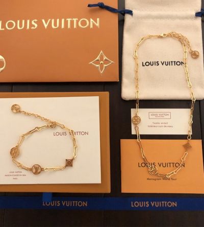  Louis Vuitton Forever Young Lady Gold Rounded LV Mark & Circular Flower & Star Flower Chain Link Necklace/Bracelet Jewelry Set M69622