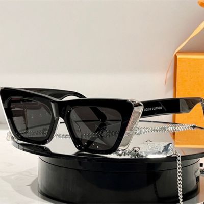 Classic Black Frame Monogram Decoration Inset Lens Silver Detachable Chain -  Louis Vuitton Ladies Cat Eye Eyewear