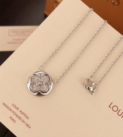  Louis Vuitton Diamond Blossom Women's Silver Diamond Rounded Sun Monogram Flower Pendant Celebrity Same Necklace Q93630