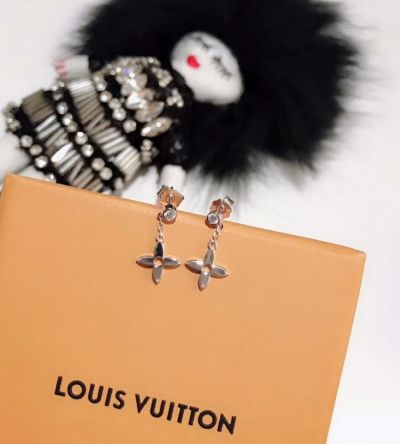  Louis Vuitton Idylle Blossom Female Silver/Rose Gold Four Leaf Clover Flower & Diamond Decoration Earring Drop Q96169