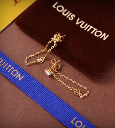 Copy Louis Vuitton Petit Gold Monogram Flower Chain Link Rounded LV Logo Diamond Ladies Asymmetric Earrings M00390