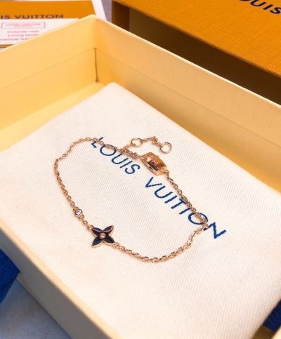 Louis Vuitton Idylle Blossom Single Monogram Charming Rose Gold Plated 2022 New Female Chain Diamond Bracelet 