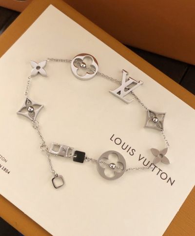  Louis Vuitton Idylle Blossom Charms Monogram Flower LV Initials Motifs Beads Detail Women Chic Bracelet Silver/Yellow Gold/Rose Gold